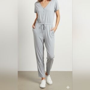 NWT Anthropologie/Cloth & Stone Short Sleeve JUMPSUIT Romper Women's Size Medium